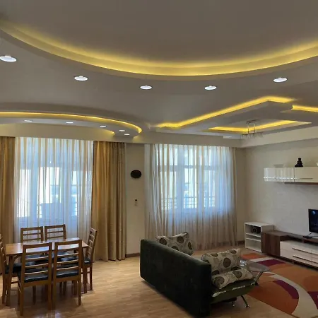Cozy Apartment In The City Center Baku Exterior photo