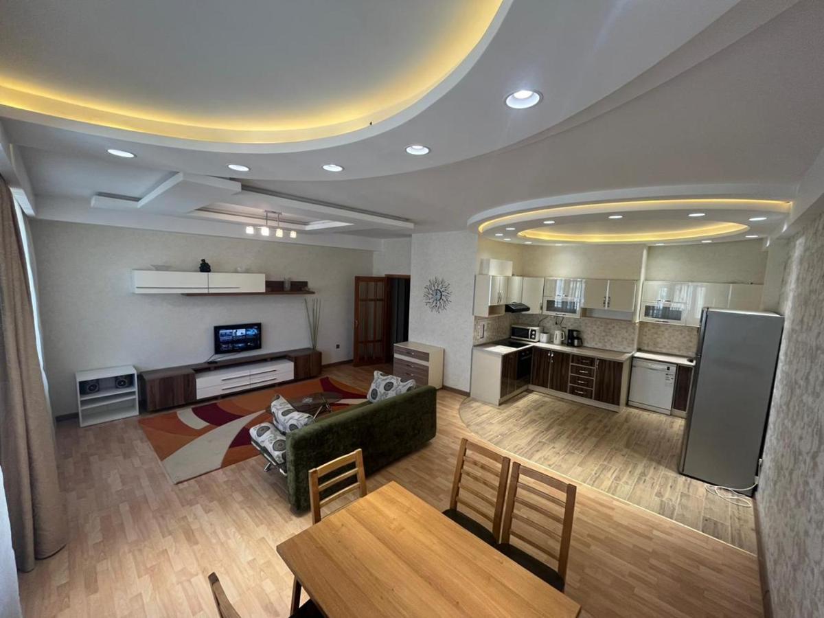 Cozy In The Center Apartment Baku
